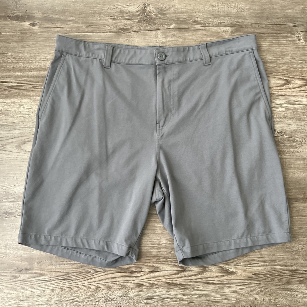 TravisMathew Beck Golf Shorts Mens 38 Grey Regular Fit Performance 8" Inseam